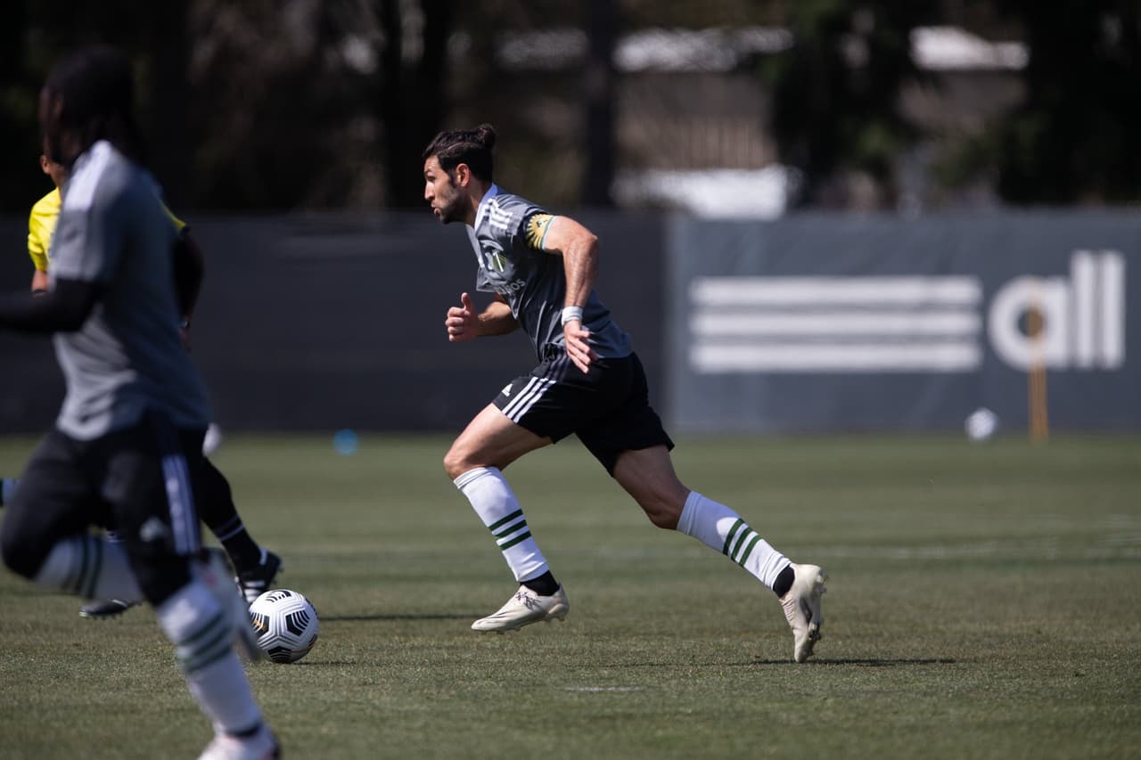 Pero ayer los astros se cruzaron, y Portland Timbers enfrentó en un amistoso a Seattle Sounders en el complejo de entrenamiento de Starfire Sports, de Sounders. El del martes fue el partido final para Diego Valeri y los Timbers, antes de iniciar su participación en la Liga de Campeones de Concacaf ante el CD Marathon.