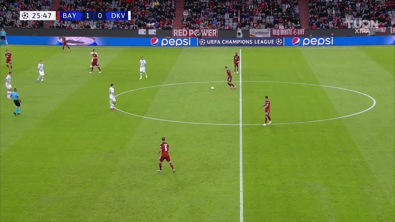 ¡Llegó el 51! Lewandowski define bien para el 2-0 de Bayern Munich