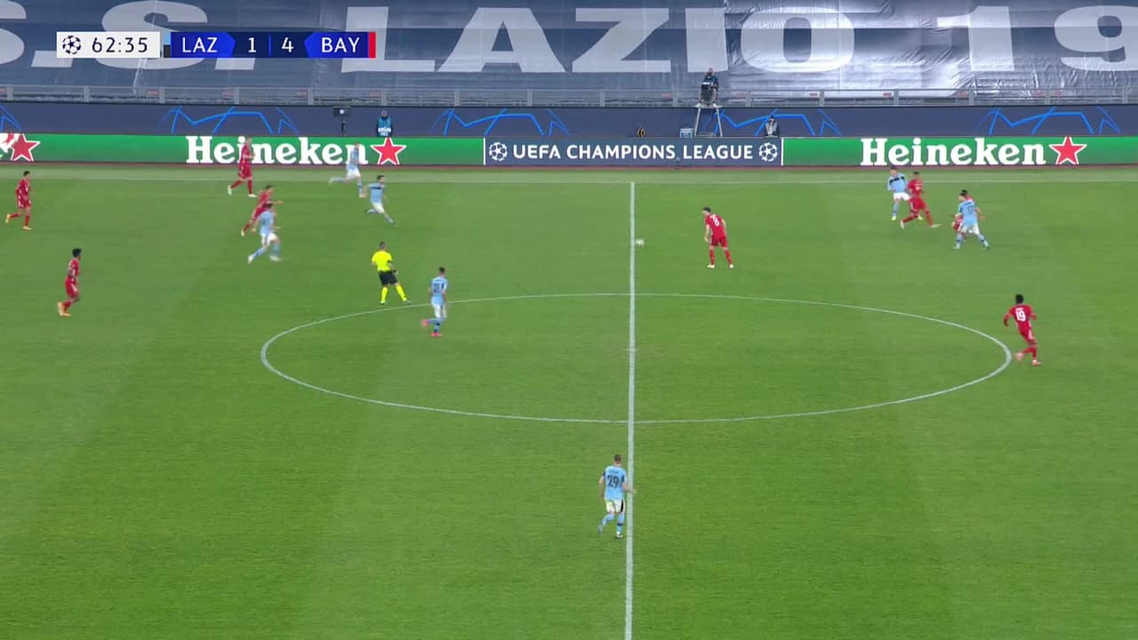 ¡TIRO ATAJADO! disparo por Ciro Immobile.