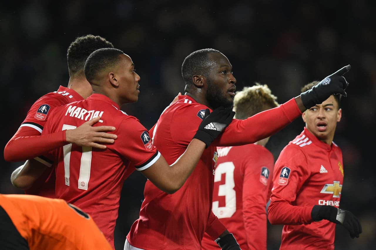 Con goles de Romelu Lukaku y Nemanja Matic, el equipo de Jose Mourinho consiguió sacarse la espinita de la derrota con Sevilla en el ámbito europeo.
