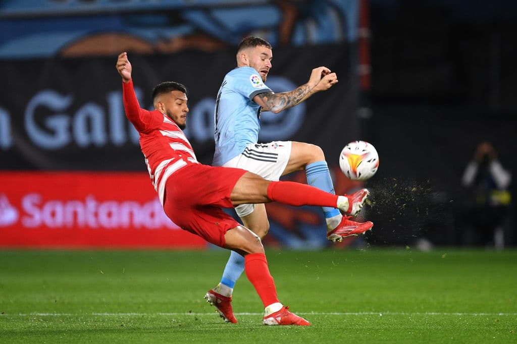 Celta de Vigo salva el partido al minuto 90+4' gracias al gol de Denis Suárez ante Granada al cierre de la séptima Jornada en La Liga. Iago Aspas tuvo la oportunidad en un penalti de poner a los celestes arriba en el marcador, pero Maximiano adivina el tiro y, posteriormente sale lesionado: el mexicano Nestor Araújo jugó 86' minutos del encuentro.