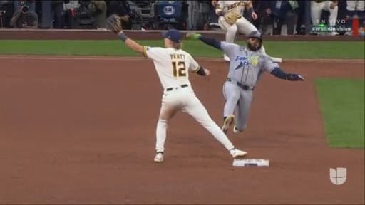¡Los Rays tienen vida! Segunda base no toca almohadilla y entra la segunda