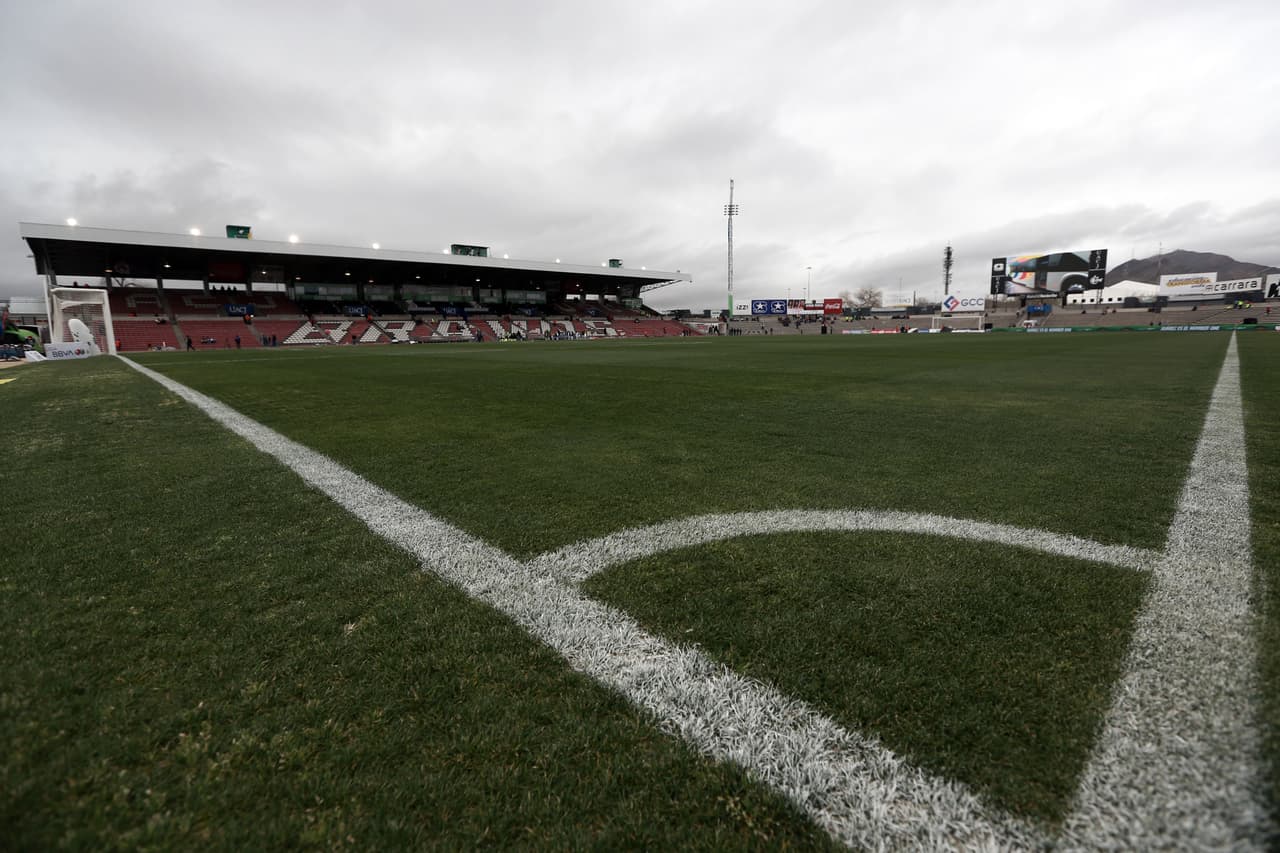 Inmejorables condiciones de la cancha para el partido entre Juárez y León.