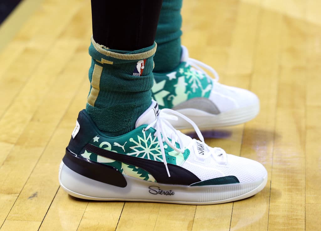 Los jugadores de la NBA juegan con tenis que han marcado una tendencia en la moda, disfruta los diseños más llamativos.