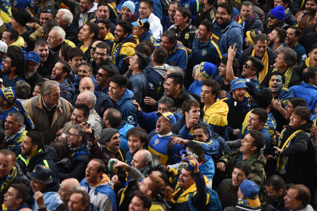 Dirigí a uno de los equipos más populares del mundo. El día que debuté como local salí al banquillo con los colores del odiado rival y la gente me gritó de todo.