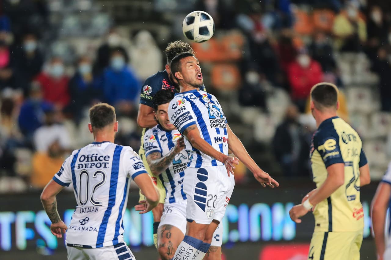 Pachuca no logra aguantar la ventaja y los Tuzos y las Águilas empatan 1-1 en el Estadio Miguel Hidalgo.