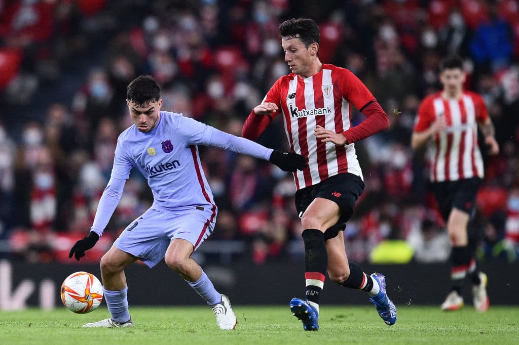 Con doblete de Iker Muniain y gol de Iigo Martínez, el Atletic Club le pega 3-2 al Barcelona en los tiempos extras y aseguran su lugar entre los mejores ocho de la Copa del Rey.