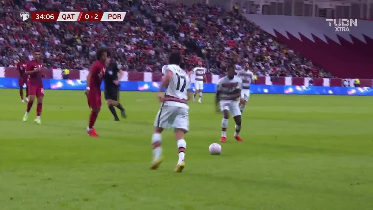 ¡TIRO ATAJADO! disparo por Otávio.