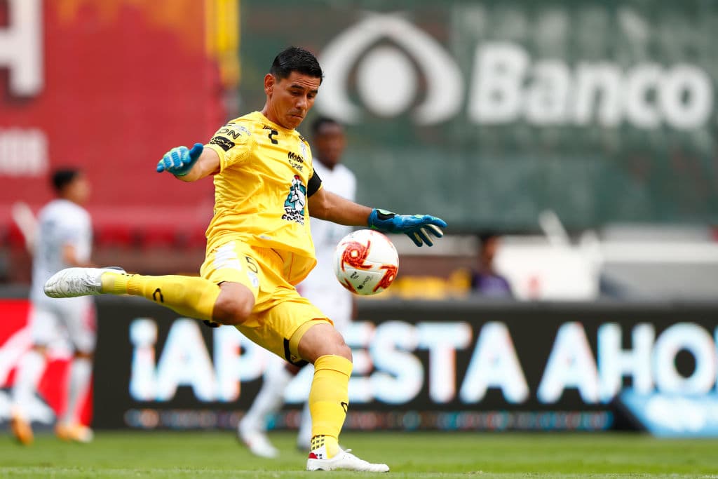 Pachuca puede debutar a un portero ante Necaxa
