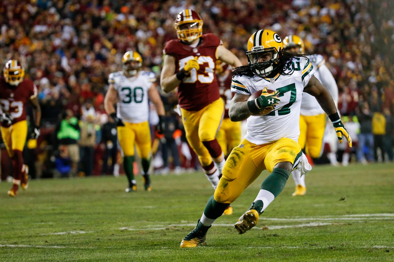 Tras un buen acarreo de Eddie Lacy, los Packers quedaron a cuatro yardas de la zona prometida.