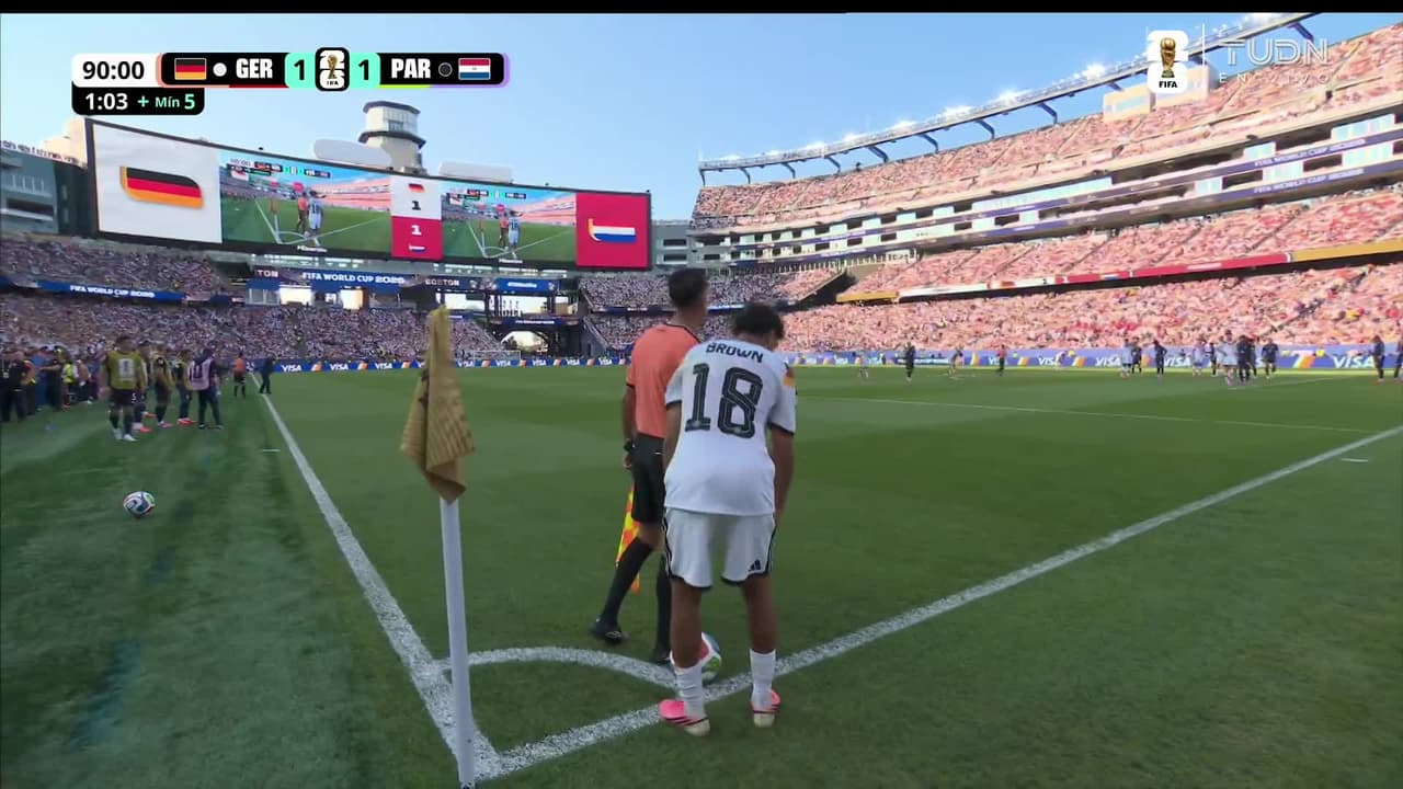 ¡TIRO ATAJADO! disparo por Jonathan Tah.