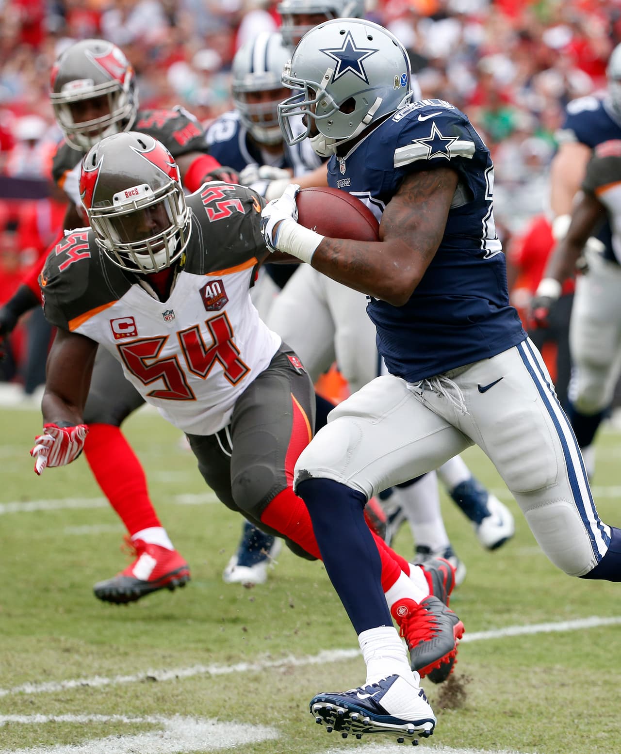 Los Cowboys sufrieron su séptima derrota de la temporada a manos de los Buccaneers por 10-6. Checa las mejores tomas del partido.
