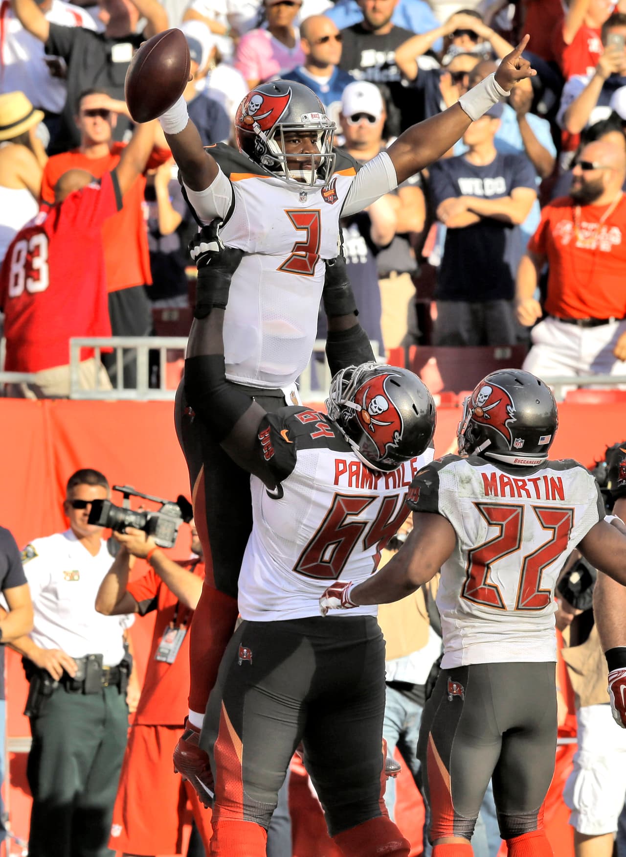 Los Cowboys sufrieron su séptima derrota de la temporada a manos de los Buccaneers por 10-6. Checa las mejores tomas del partido.