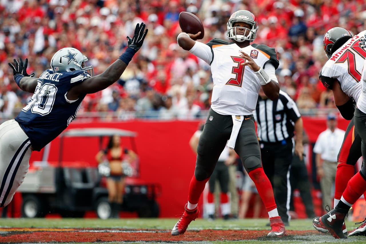 Los Cowboys sufrieron su séptima derrota de la temporada a manos de los Buccaneers por 10-6. Checa las mejores tomas del partido.