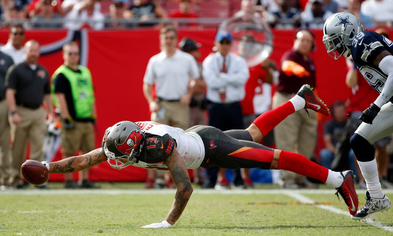 Los Cowboys sufrieron su séptima derrota de la temporada a manos de los Buccaneers por 10-6. Checa las mejores tomas del partido.