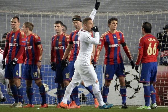 Francesco Totti es otro de los ‘abuelos’ destacados en el balompié internacional, el italiano marcó un gol que lo colocó entre los más longevos ante el Manchester City en la UEFA Champions League.