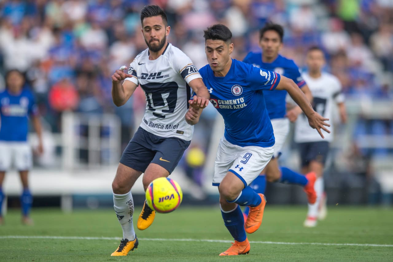 En la Ciudad de México también hay otras rivalidades como el Cruz Azul-Pumas, aunque no tiene tanta tradición. Si bien comenzó en la Segunda Divisón, en la década del 60, no ha tenido la repercusión que merece.