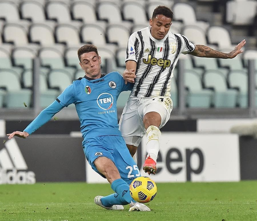 Inicia la Jornada 25 de la Serie A y la Juventus se impone al Spezia Calcio con un marcador de 3-0. Álvaro Morata abrió el marcador hasta la segunda parte del encuentro (62'), quien fue seguido por Federico Chiesa (71'). El tercer tanto cayó al minuto 89, y para cerrar con broche de oro, Cristiano Ronaldo empujó el balón con zurda para darle la victoria absoluta a la Vecchia Signora.