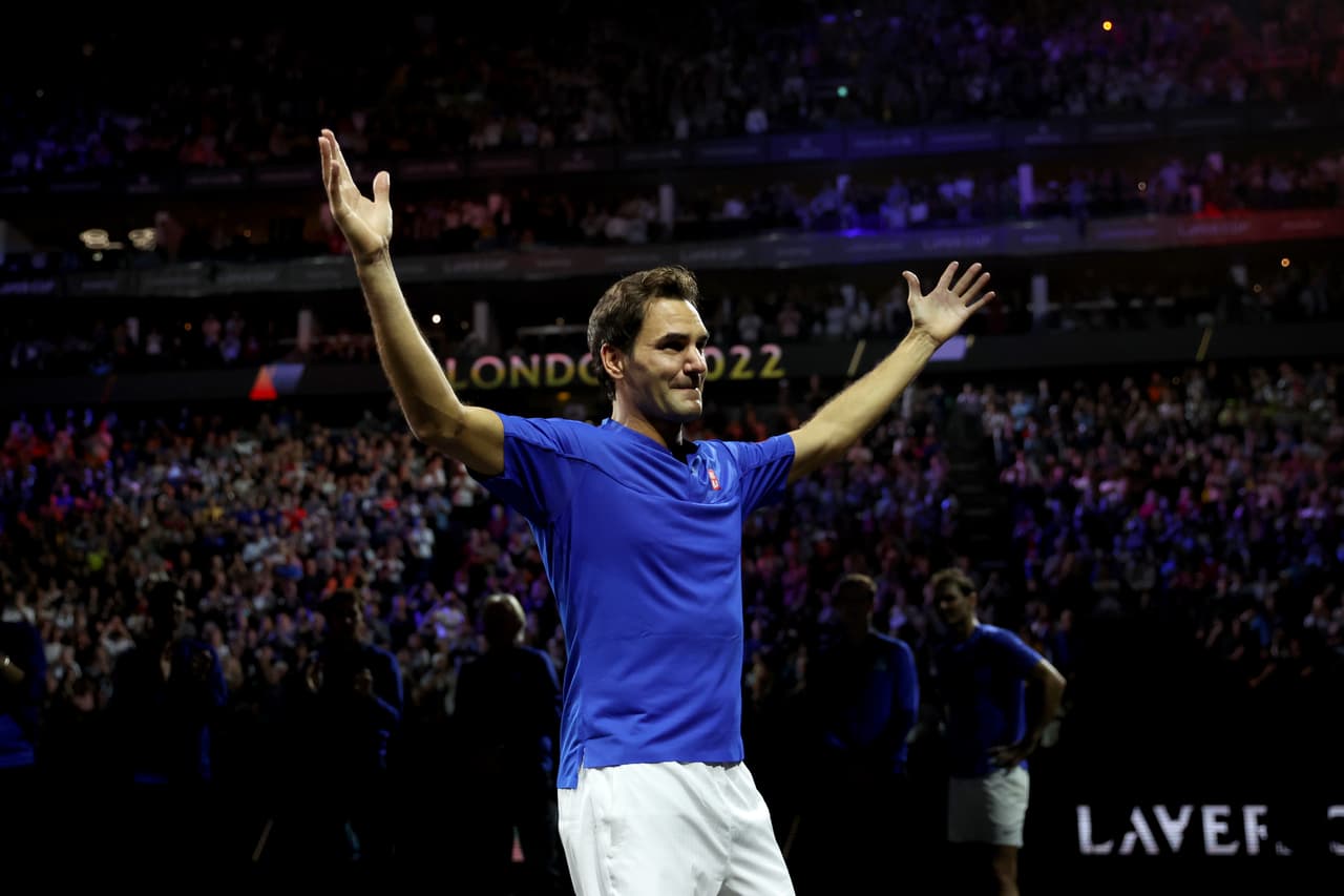 El tenista suizo dijo adiós al tenis tras disputar su último partido profesional en el marco de la Laver Cup 2022 en un día para la historia del deporte.