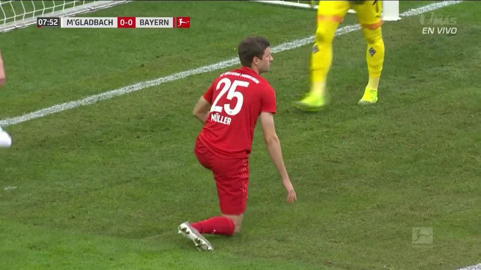 Tiro desviado de Corentin Tolisso