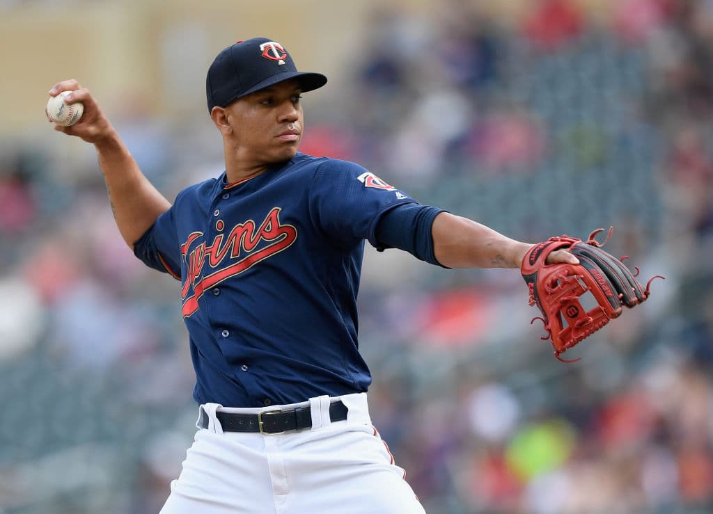 El relevista Trevor May (3-3) concedió en cuenta de 0-2 el jonrón a Smith, quien estaba de 16-0 con 11 ponches esta temporada cuando enfrentaba dicha desventaja frente a los lanzadores.