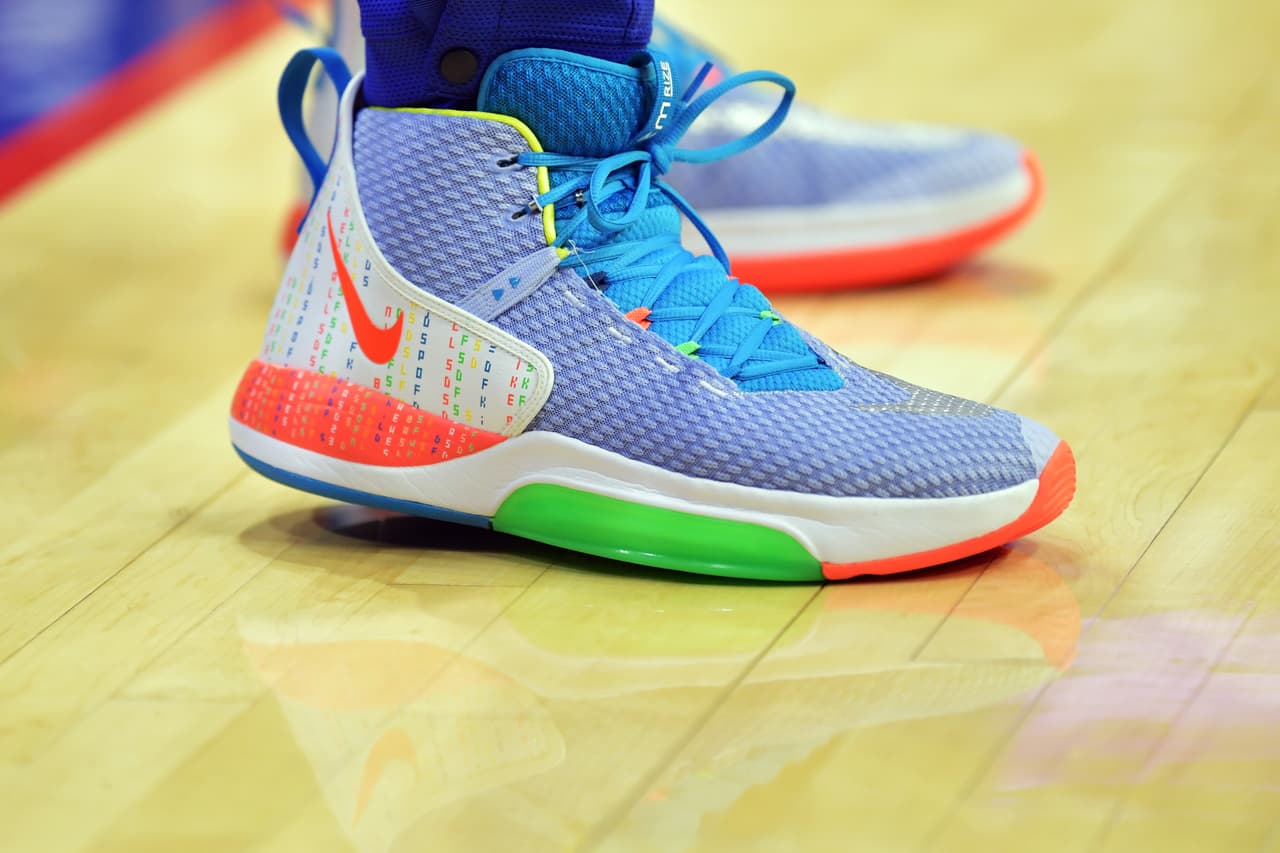 Los tenis de Ben Simmons #25 de Philadelphia 76ers.