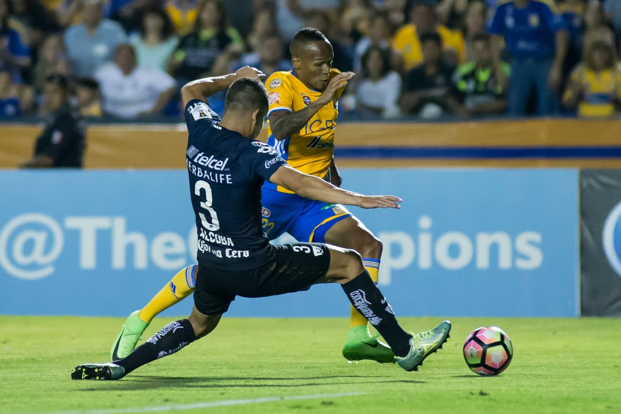 Pumas se echó atrás y cuidó la ventaja que estuvo a punto de perder con una llegada del colombiano Luis Quiñones, malograda por un despeje de Erick Vera.