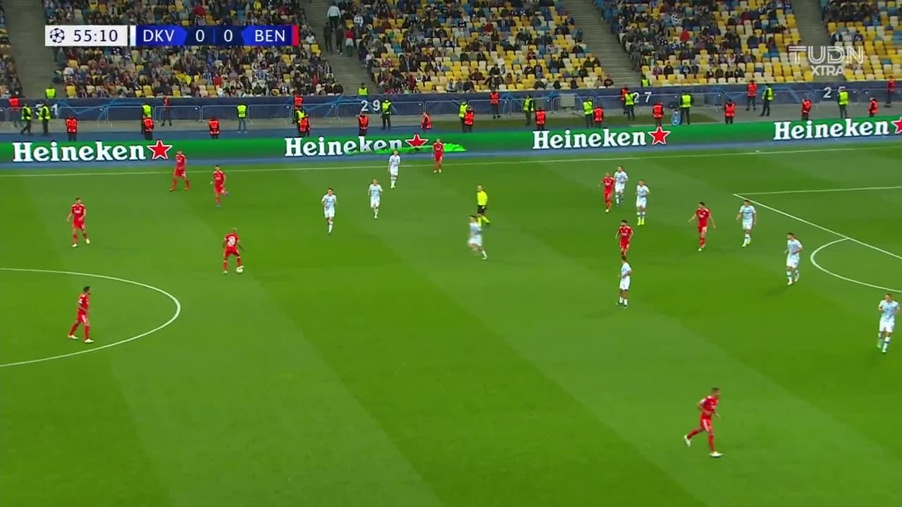 ¡TIRO ATAJADO! disparo por Everton Sousa Soares.