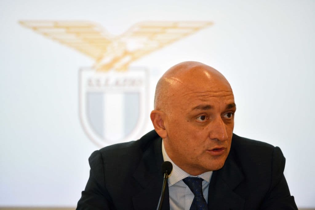 Claudio Lotito, presidente, y Daniele Leodori, vicepresidente, dieron a conocer la camiseta que usará la Lazio en la Supercopa Italiana.