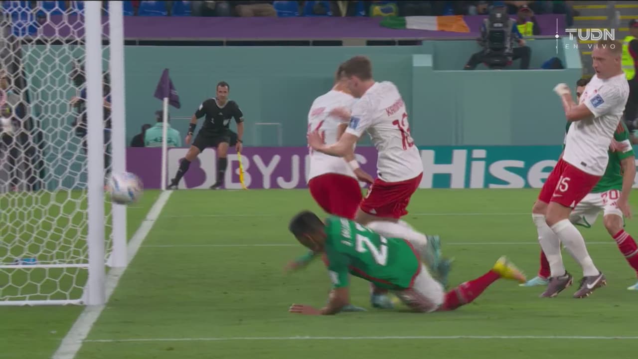 ¡México quiere el primero! Gallardo no puede definir frente al arco