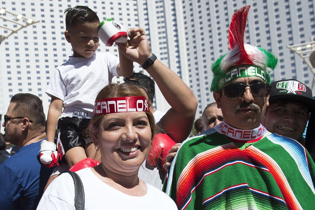 Foto de accion durante el pesaje oficial previo a la pelea Saúl "Canelo" Álvarez vs Gennady Golovkin 2 realizado en el MGM Hotel Casino en Las Vegas, Nevada. Action photo during the official weigh-in prior to the fight Saul "Canelo" Álvarez vs. Gennady Golovkin 2 performed at the MGM Hotel Casino in Las Vegas, Nevada. EN LA FOTO: