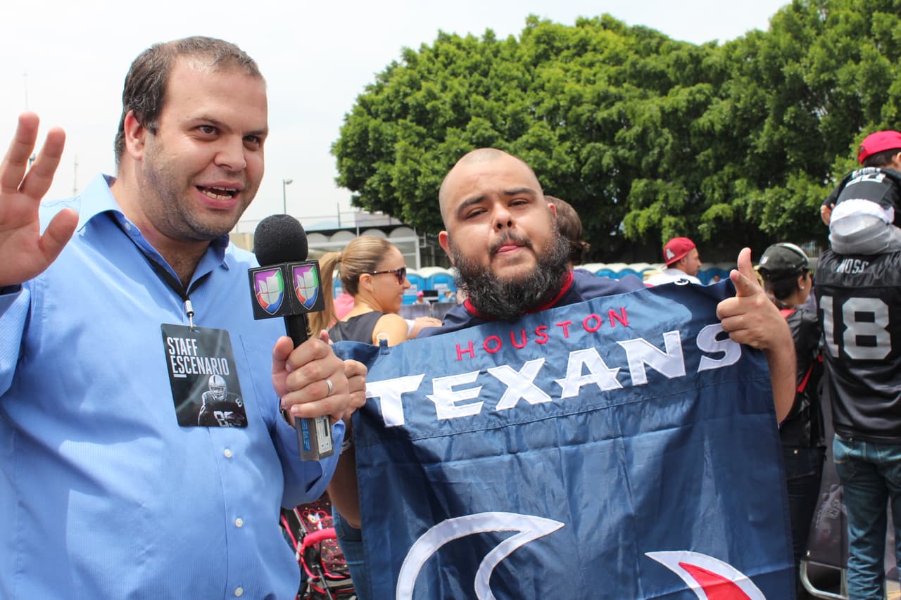 Te invitamos a disfrutar de las mejores imágenes de la visita de los Raiders al 'Coloso de Santa Ursula' promocionando el juego del próximo 21 de noviembre ante los Houston Texans.