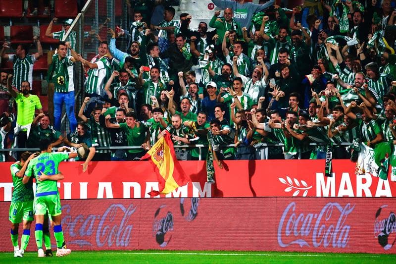 Betis, que al minuto 41 del segundo tiempo sustituyó al mexicano Andrés Guardado, obtuvo un triunfo 0-1 brillante contra Girona y quedó de octavo, a un punto de la zona de torneos continentales.