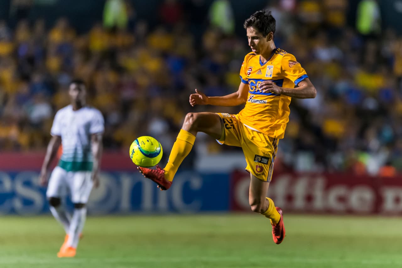 El técnico de Betis, Quique Setién, confesó que iban a fichar al mexicano Jurgen Damm, por recomendación de su Andrés Guardado. Aún así, los 15 millones de euros que pidió Tigres lo hizo imposible.