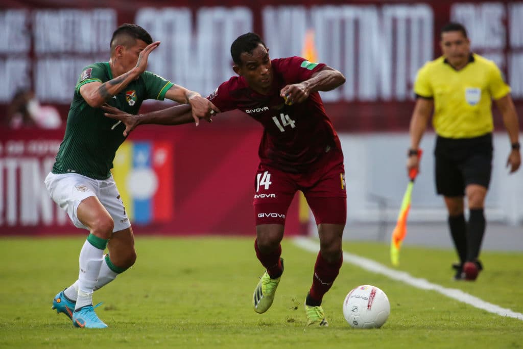 Salomón rondón tiene una tarde de ensueño y con triplete comanda la goleada 4-1 de Venezuela sobre Bolivia.