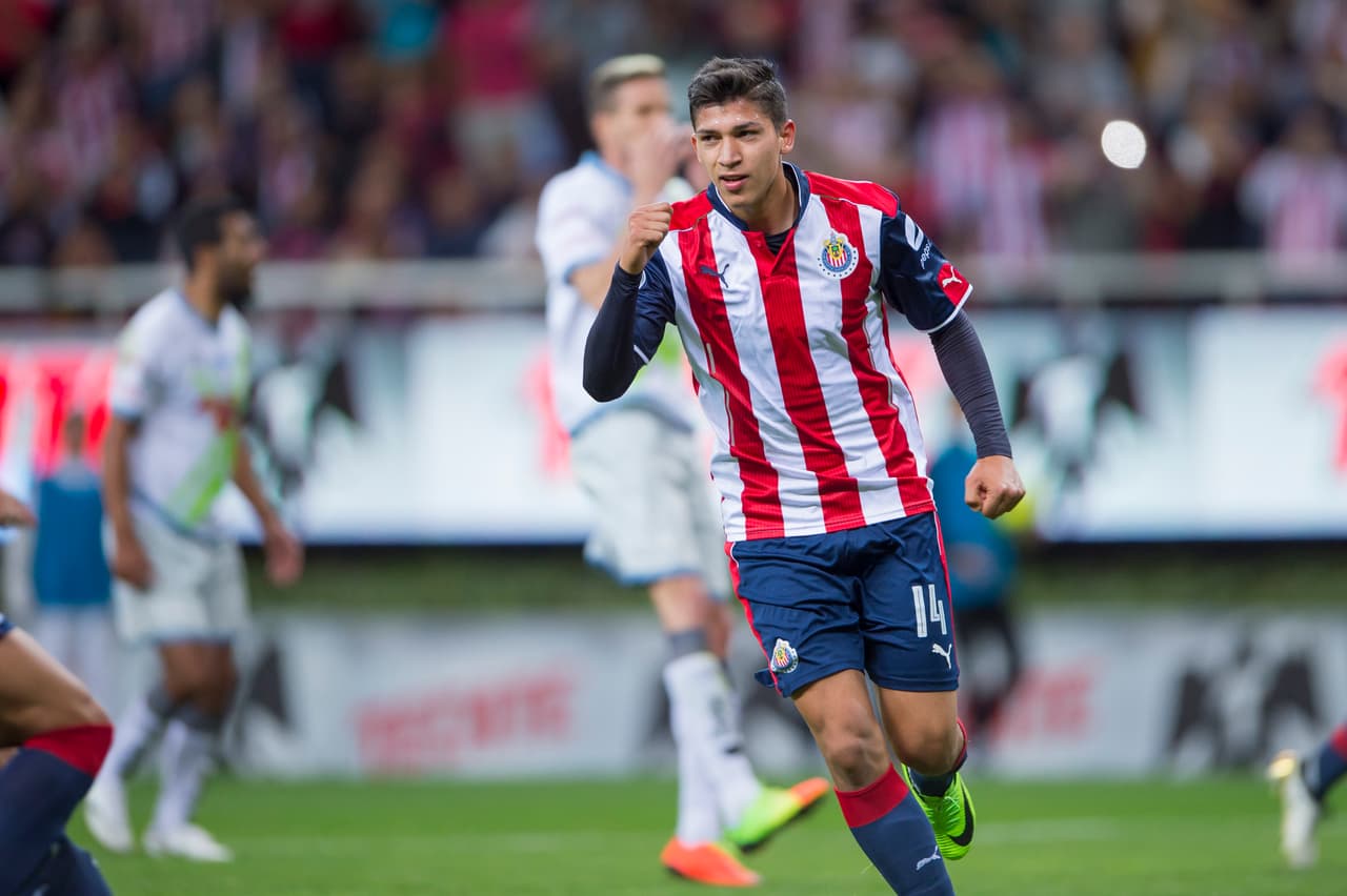 El gol de penalti de Ángel Zaldívar encendió la fiesta e ilusiones de Chivas con el 2-2 que los obligaba a definir en la serie de penaltis de nuevo.