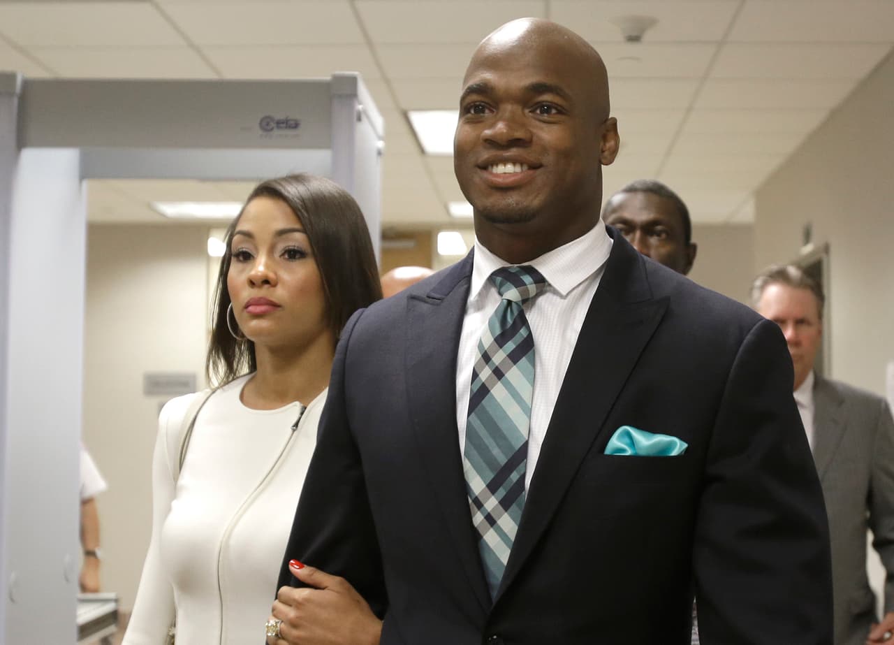 La NFLPA presentó una moción en la Corte Federal en contra de la NFL por Adrian Peterson