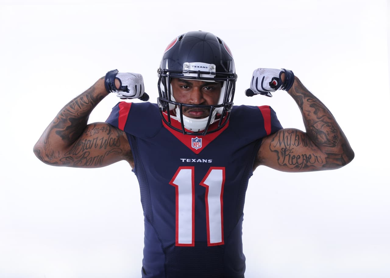 Checa las imágenes del novato receptor de los Houston Texans, Jaelen Strong, durante su sesión de fotos y dentro de los entrenamientos (AP-NFL).