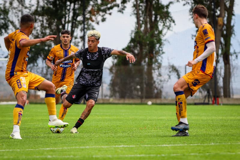 Los rojinegros se imponen por goleada en su primer partido de preparación rumbo al Torneo Apertura 2024 de la Liga MX.