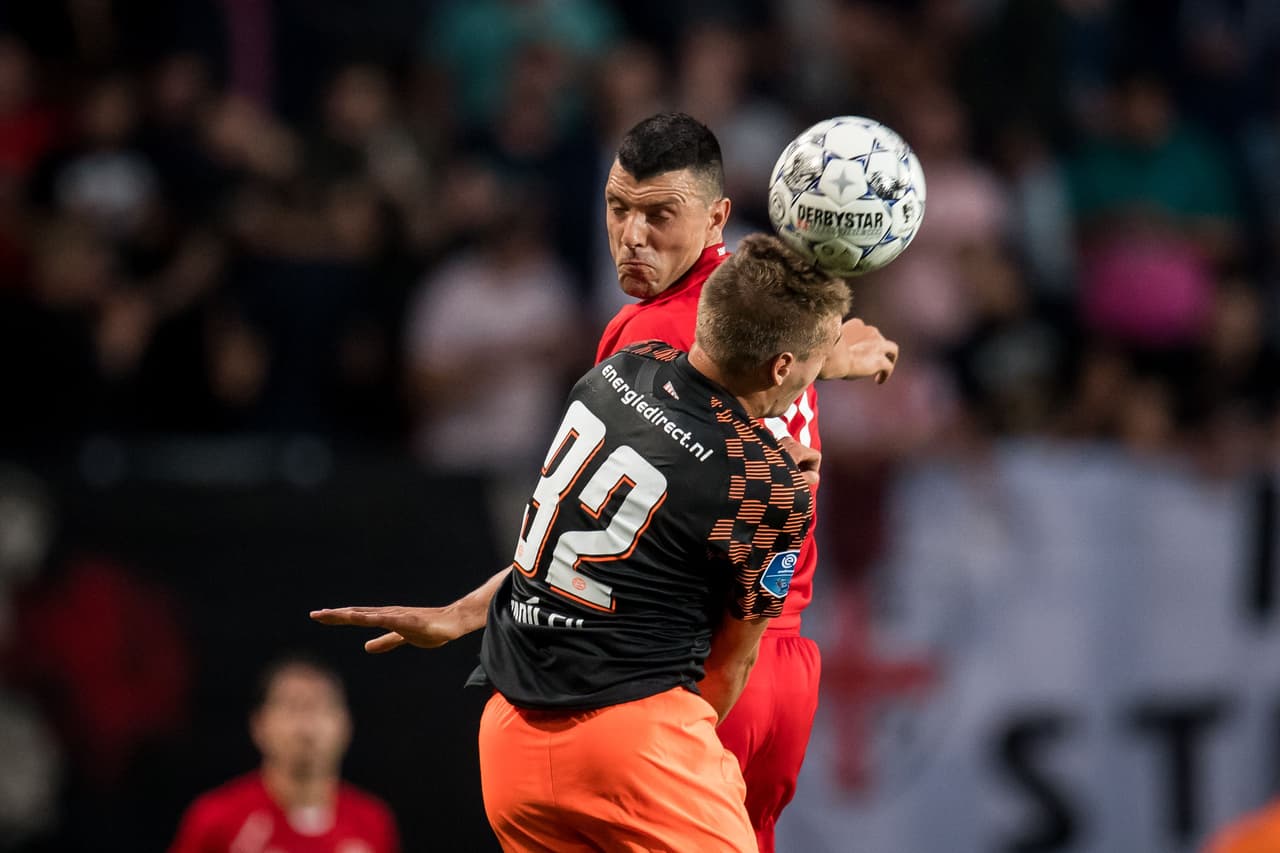 PSV debutó en la Eredivisie con empate frente al Twente.