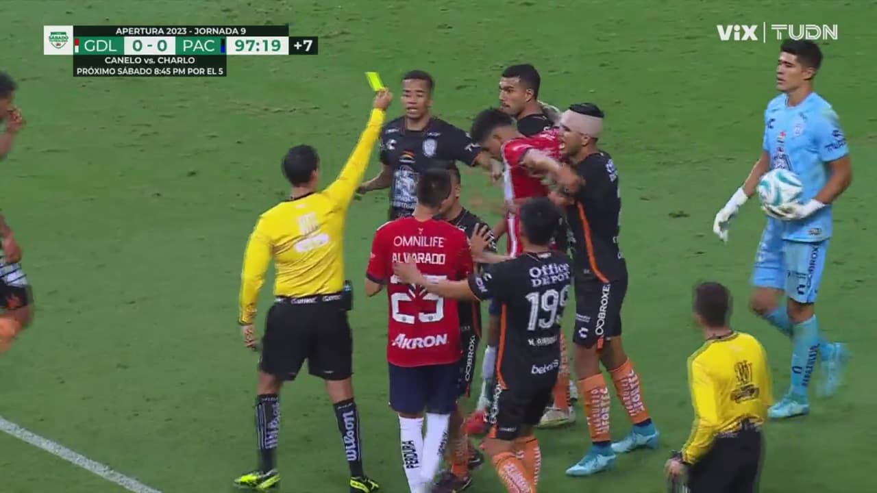 ¡Acabaron calientitos! Cabral y Sepúlveda intercambian cariñitos