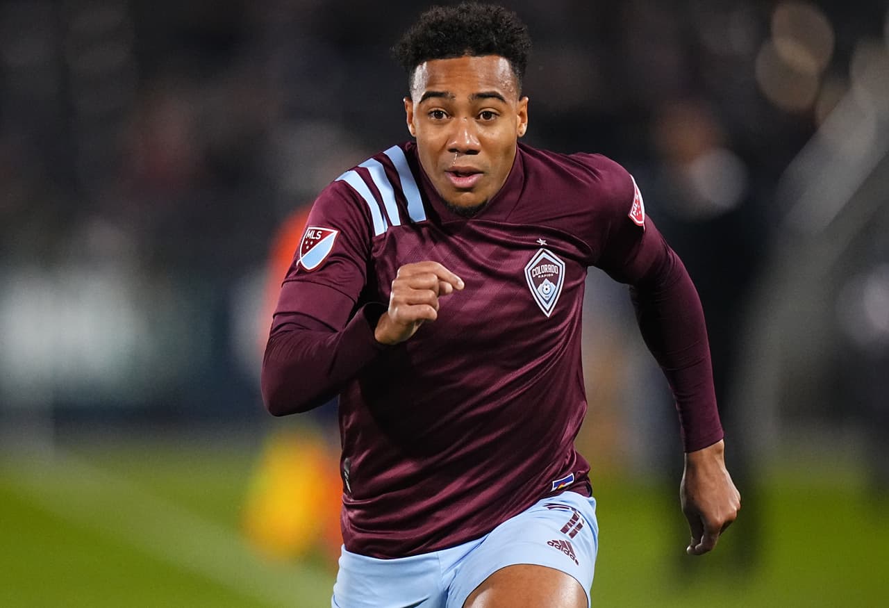 DELANTERO - Jonathan Lewis (Colorado Rapids)