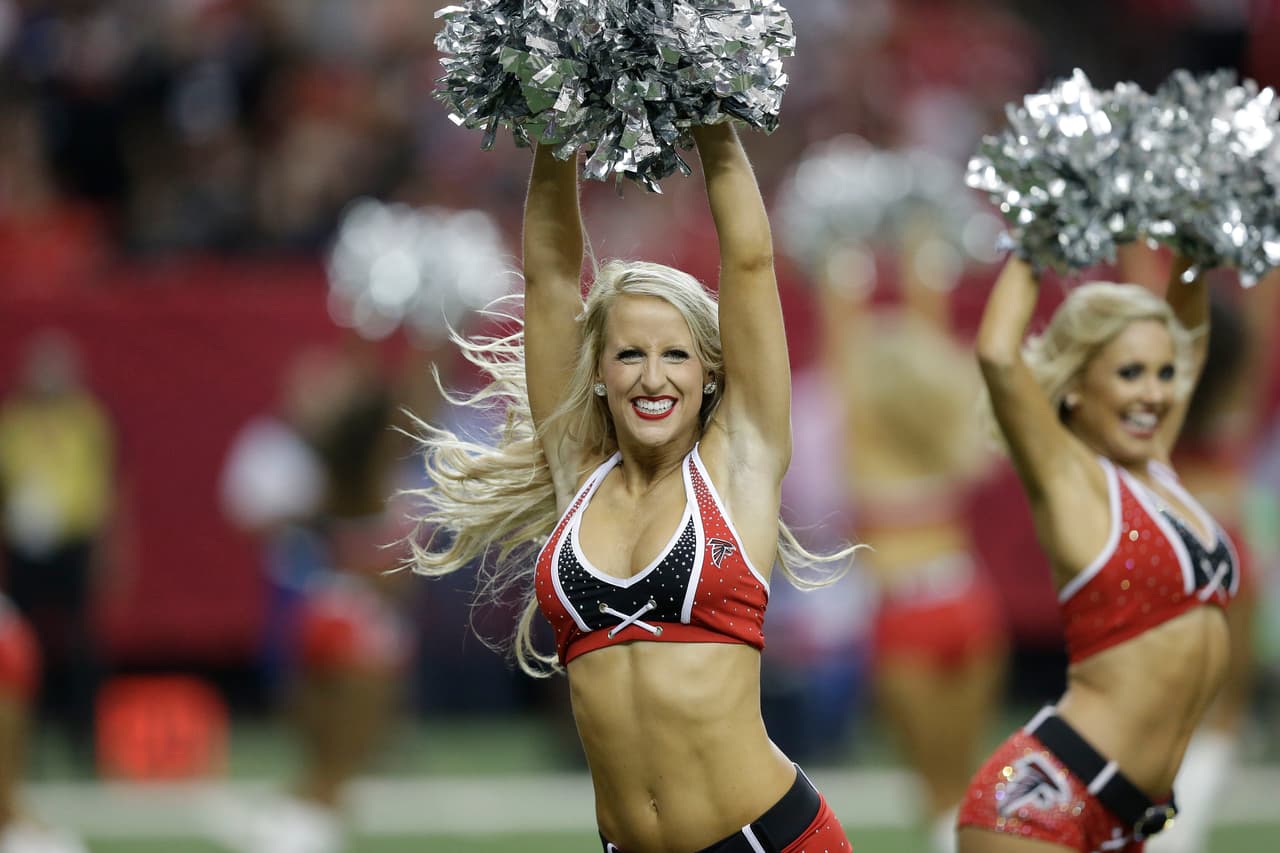 Esta linda rubia consiguió, tras cuatro años como porrista, ser la seleccionada de los Atlanta Falcons para ir al Pro Bowl 2016.