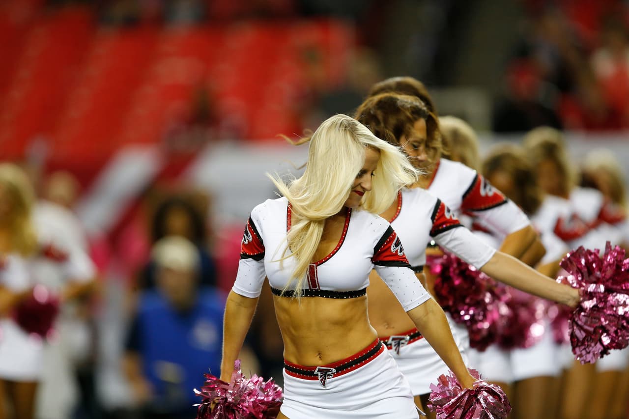 Esta linda rubia consiguió, tras cuatro años como porrista, ser la seleccionada de los Atlanta Falcons para ir al Pro Bowl 2016.