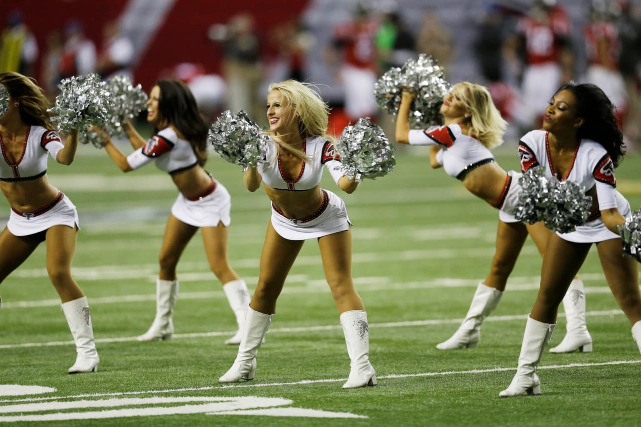Esta linda rubia consiguió, tras cuatro años como porrista, ser la seleccionada de los Atlanta Falcons para ir al Pro Bowl 2016.