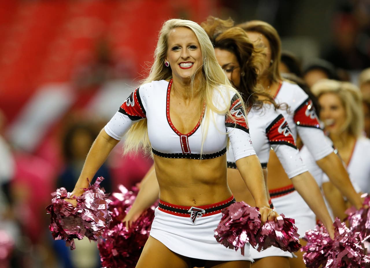 Esta linda rubia consiguió, tras cuatro años como porrista, ser la seleccionada de los Atlanta Falcons para ir al Pro Bowl 2016.