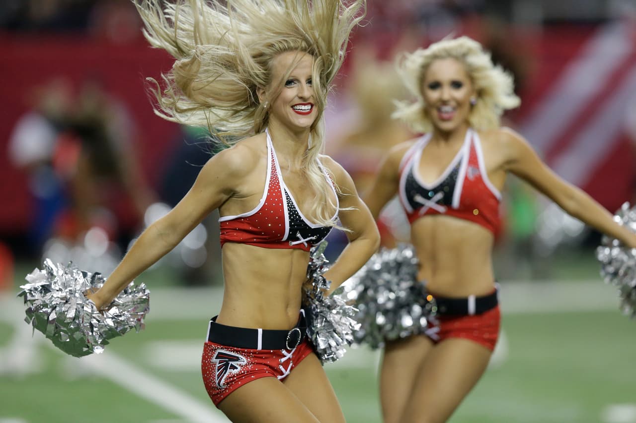 Esta linda rubia consiguió, tras cuatro años como porrista, ser la seleccionada de los Atlanta Falcons para ir al Pro Bowl 2016.