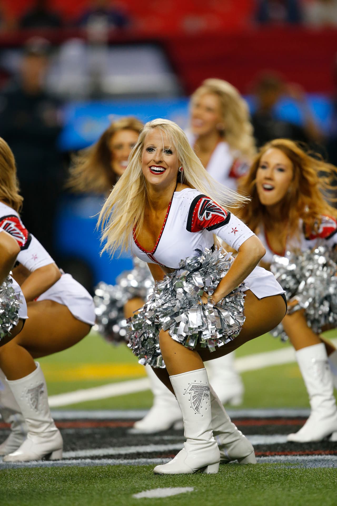 Esta linda rubia consiguió, tras cuatro años como porrista, ser la seleccionada de los Atlanta Falcons para ir al Pro Bowl 2016.