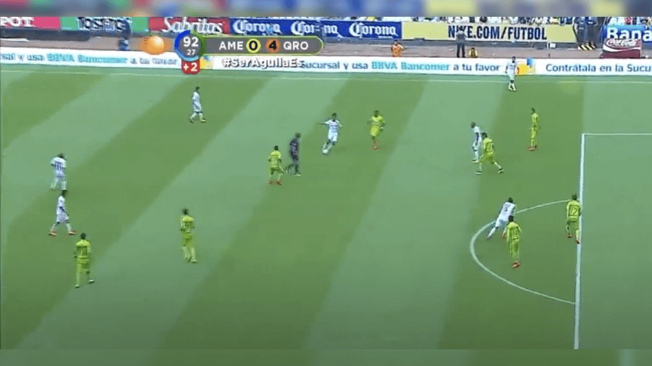 <b>¡El segundo de la tarde!</b>
<br>Cuando parecía que el Azteca únicamente vería un gol de Ronaldinho, vino una jugada sensacional.