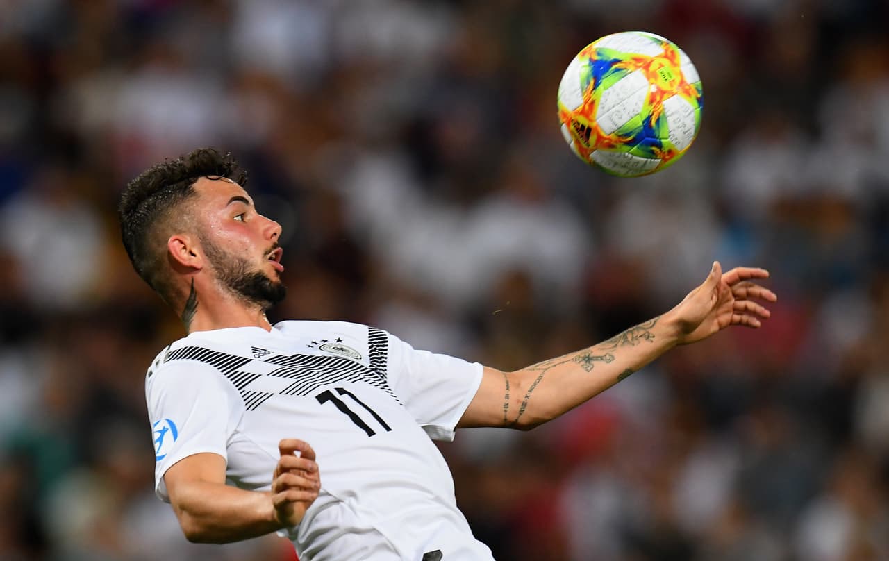 Alemania dio un paso aplastante al golear 6-1 a Serbia en el Grupo B del Europeo Sub-21, donde es líder y buscará ratificar contra Austria el primer lugar en su zona en el torneo juvenil, clasificatorio a Juegos Olímpicos.